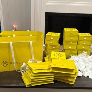 Kendra Scott Vibrant Yellow Gift Packaging
